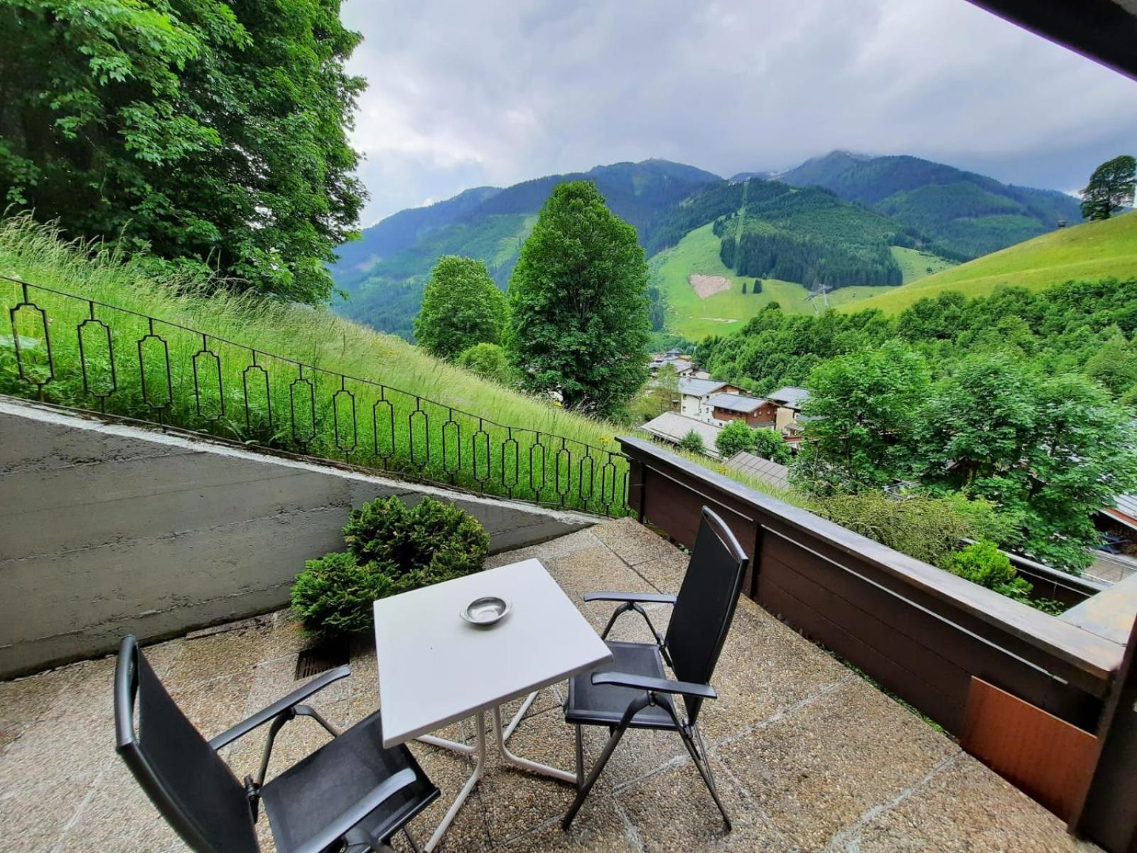Appartement Bernkogel ซาลบาคฮินเทอร์เกลมม์ ภายนอก รูปภาพ